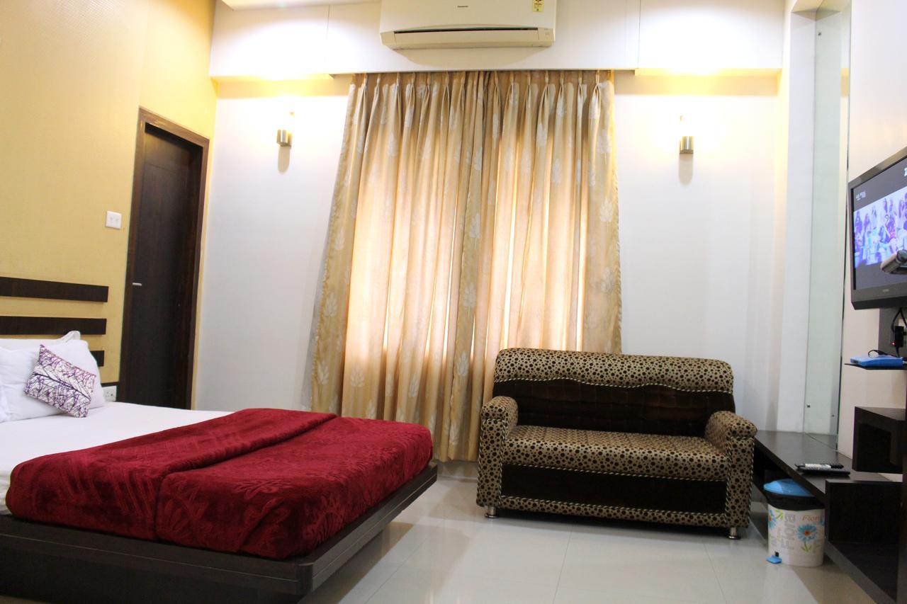Hotel Aarya Inn Raipur  Exterior photo