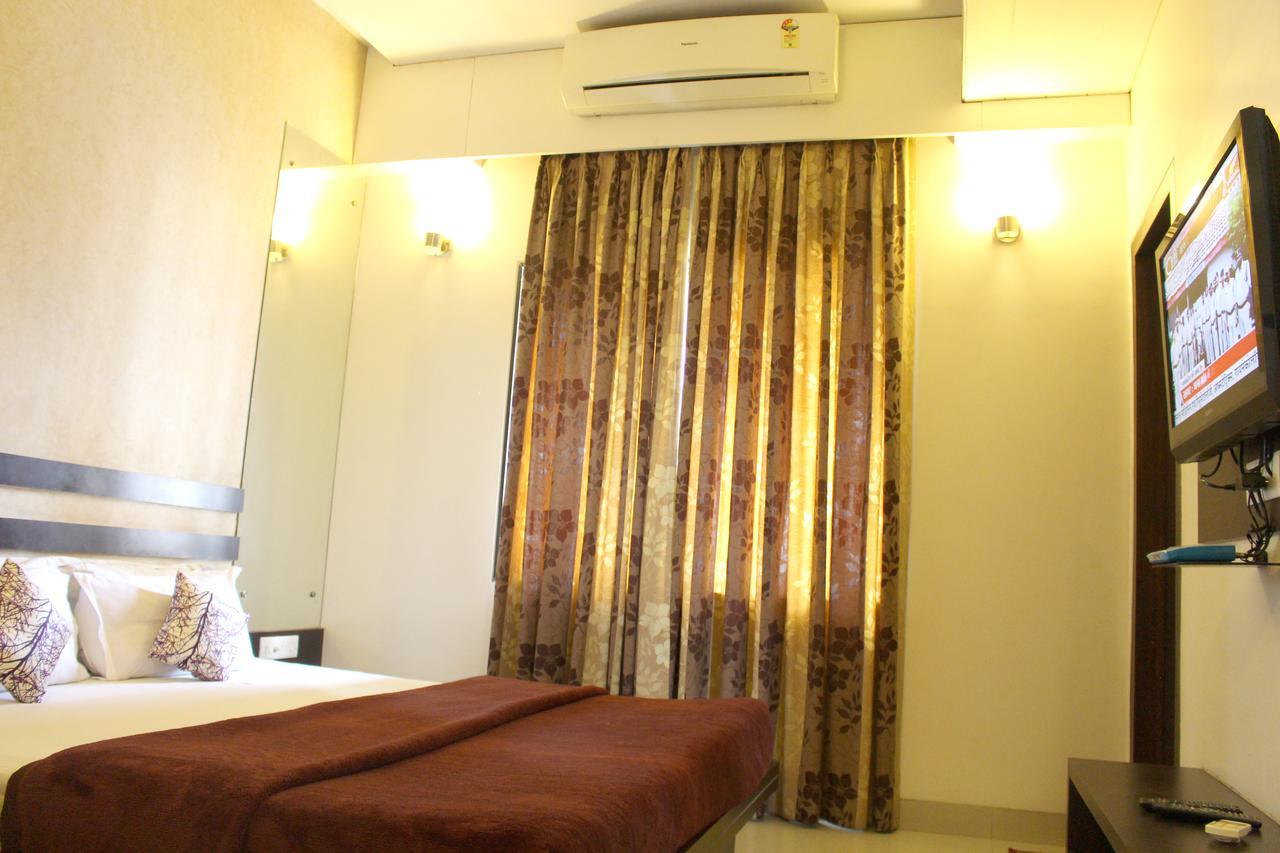Hotel Aarya Inn Raipur  Exterior photo